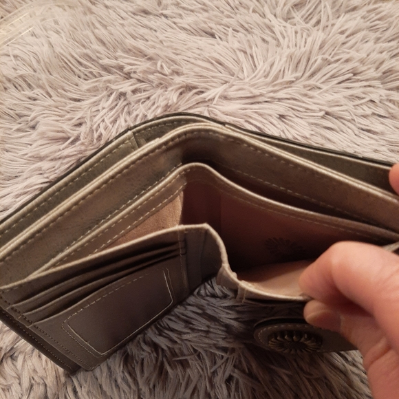 Sendeen Wallet- Tan- New - Picture 10 of 10